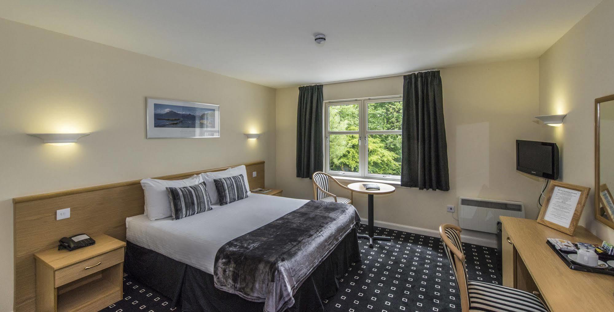 Pinehurst Lodge Hotel -Dyce, Aberdeen Экстерьер фото